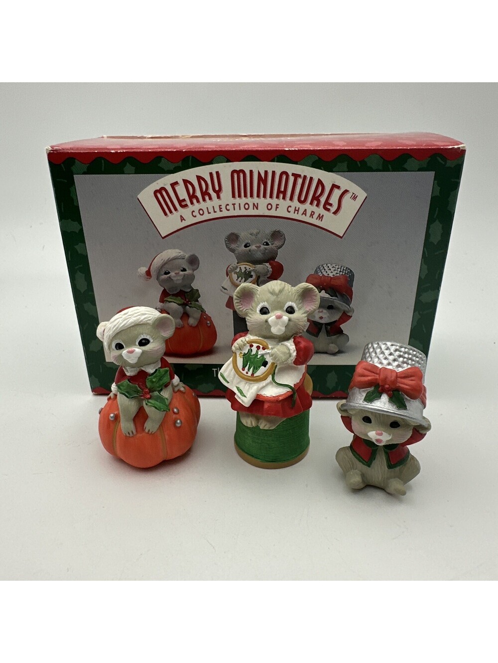 Hallmark Merry Christmas Miniatures The Sewing Club Mice Hobbies 1996